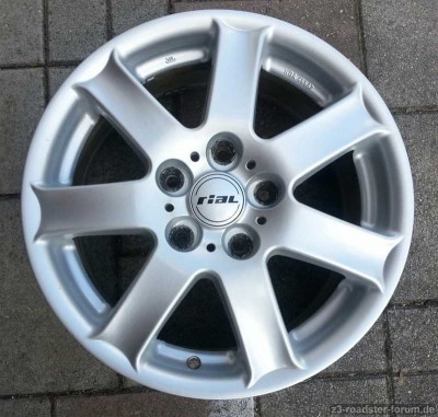 Rial Flair 7,0 x 16 ET 44 Felge 2.jpg