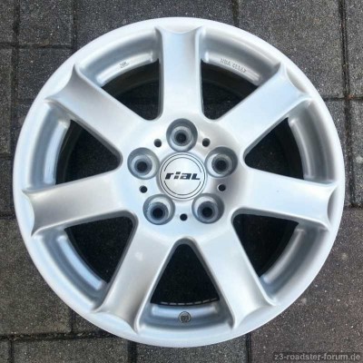 Rial Flair 7,0 x 16 ET 44 Felge 3.jpg