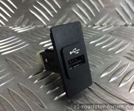  USB Buchse statt heizbare Heckscheibe - 30420 -  Technik Innenraum