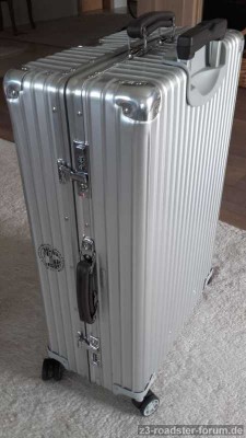 RIMOWA1.JPG