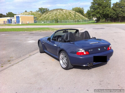 Z3 3.0 Sepiaviolett Heck.JPG