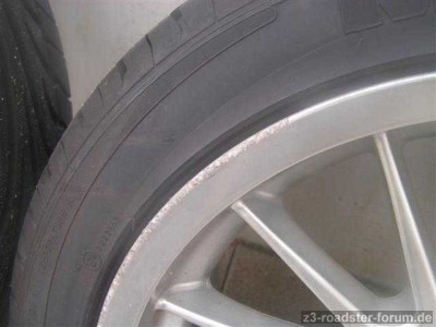 Bordsteinschaden Radial 1.JPG