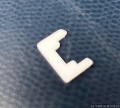 250222 Sitzlnopf Gebrochenes Teil im Sitz.jpg