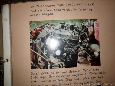 Spitfire Motorraum alt.jpg