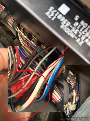 Schwarzes Kabel Handschuhfach_2.jpg