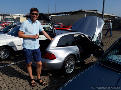 Felix und sein Coupe.jpg