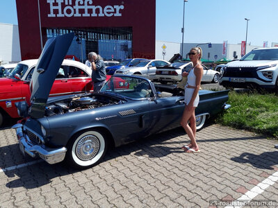 Oldtimer Treffen im Ziel.jpg