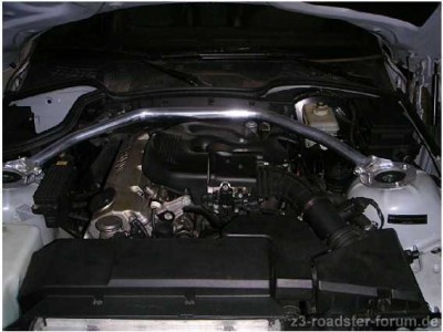 Motorraum klein.jpg