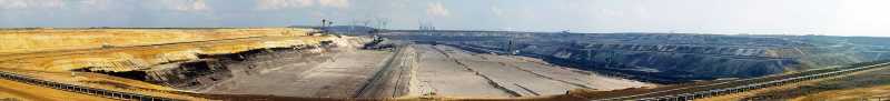 Tagebau_Garzweiler_Panorama_2005.jpg