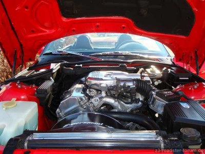 Motorraum.JPG