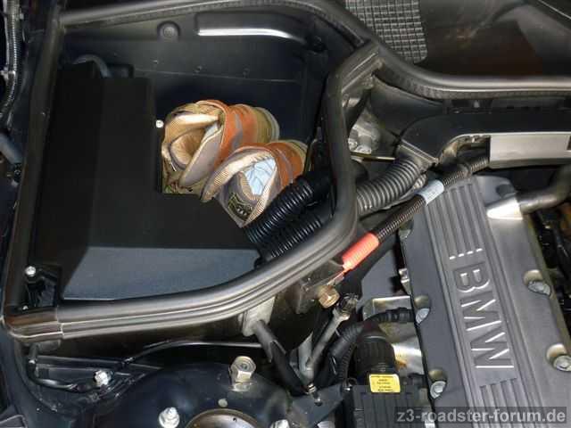 Z3-Staufach für die Wanderschuhe im Motorraum mit Vorwärmung