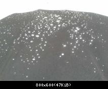 Gefrorener Regen auf frisch imprägniertem Verdeck