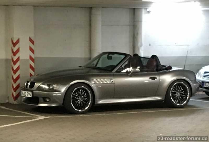 Oster Shopping. Im Parkhaus