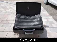 Koffer offen mit Innentasche (Leder)