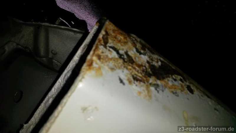 Rost am Rahmen rechts hinten