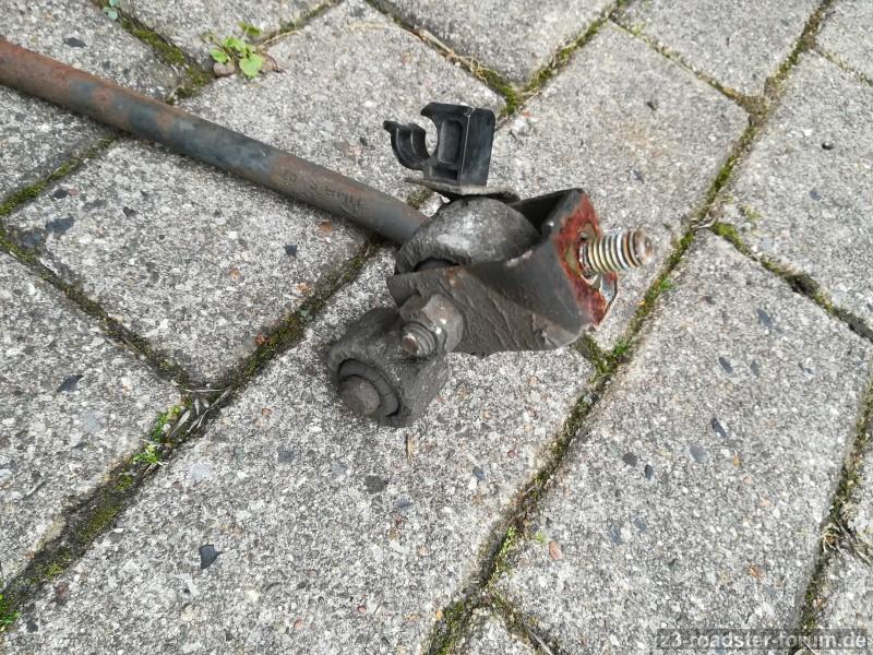 Stabilisator hinten 20 Jahre alt.