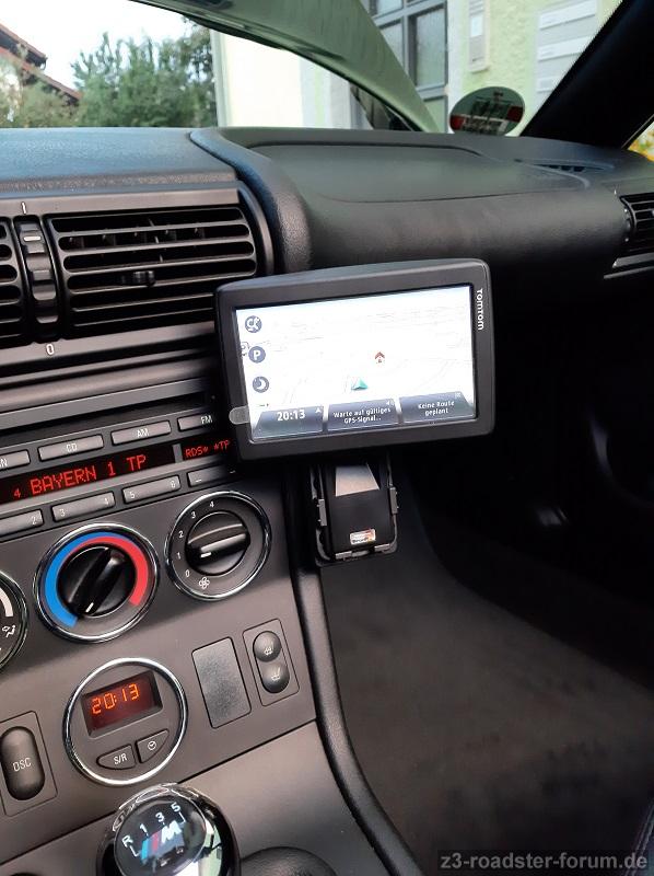 Navikonsole mit TomTom Start 25 hohe Position