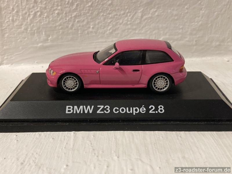 Schuco Turnschuh 1/43 in pink