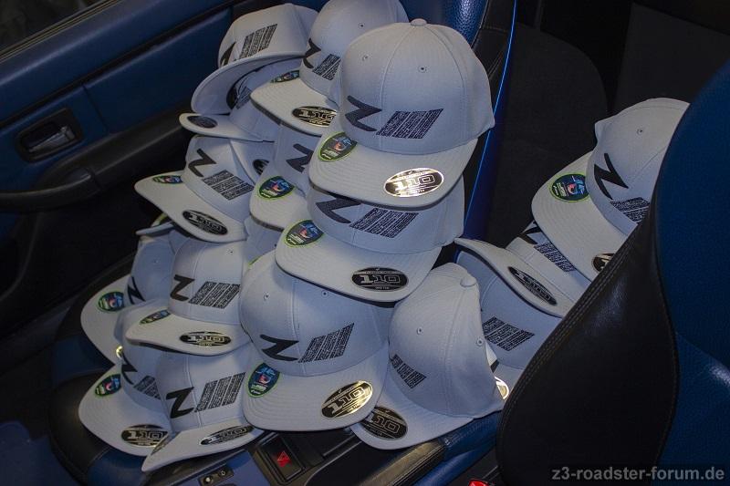 Caps