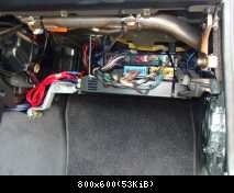 Eton Ma 75.4 Endstufe hinter dem Handschuhfach 2