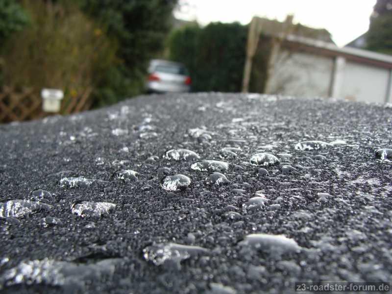 imprägniertes Verdeck nach einer Nacht regen
