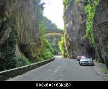 Tolle Ausssicht in der Brasaschlucht zwischen Tremosine und Limone