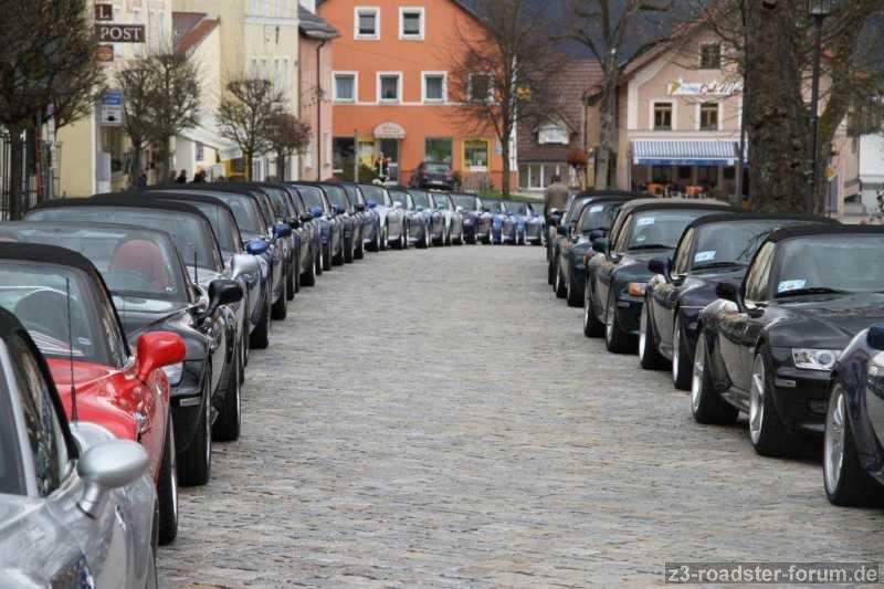 Zetti wartet auf Segnung in Schönberg