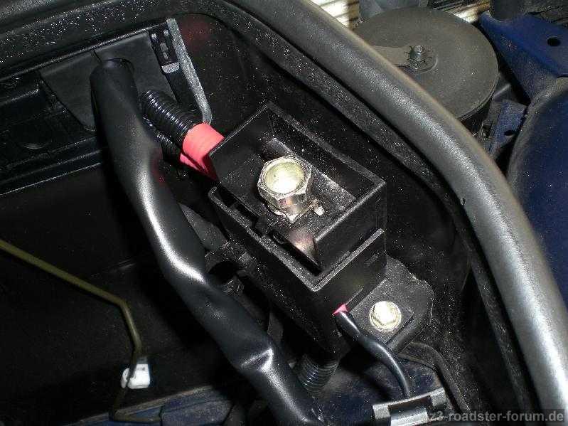 +-pol motorraum