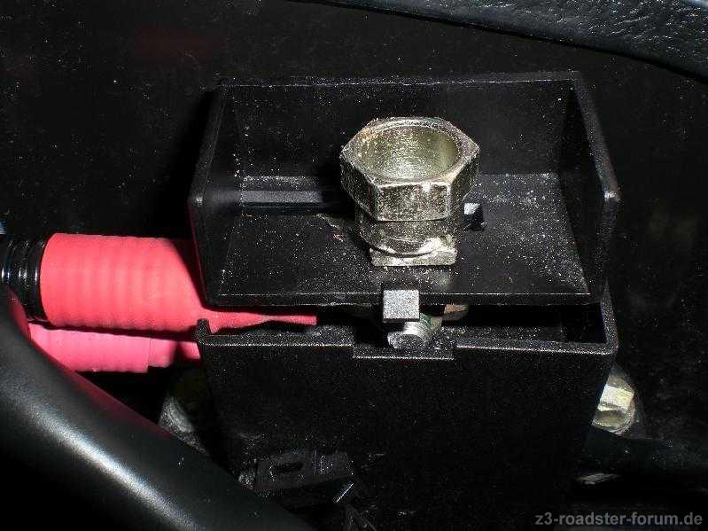 pluspol motorraum