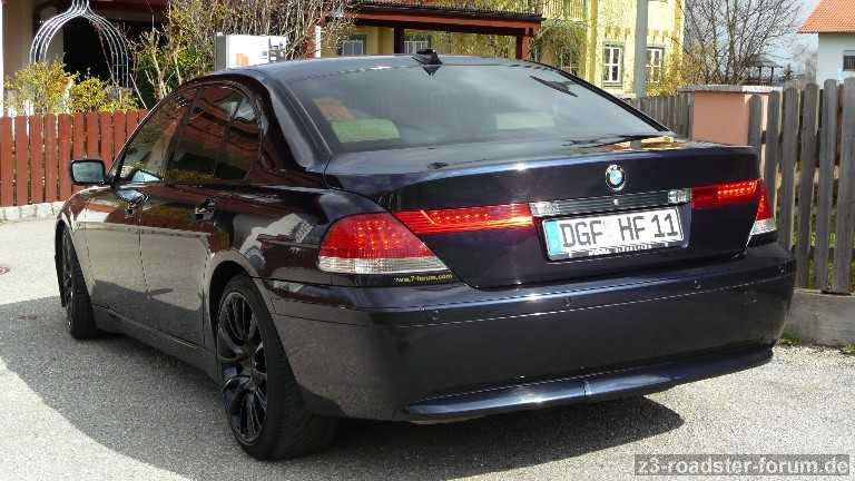 Den E65 gibt es natürlich auch von hinten