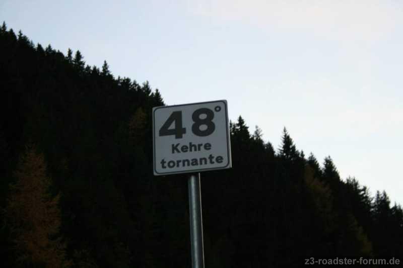 Die erste von 48 Spitzkehren.