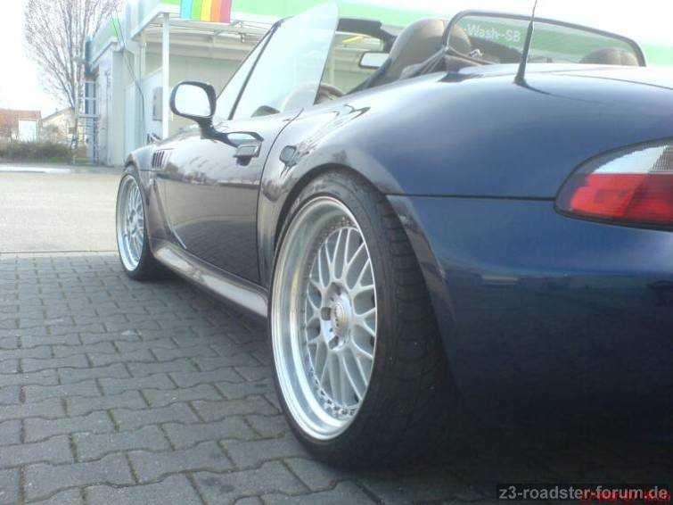 Hinten