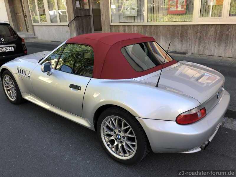 Neues Verdeck im Schatten