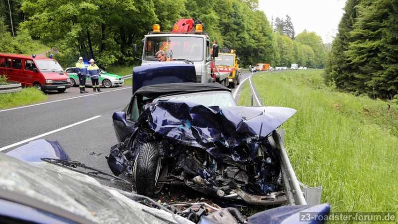 unfall-rechtenbach-frontalzusammenstoss-106~ v-image853 -7ce44e292721619ab1c1077f6f262a89f55266d7