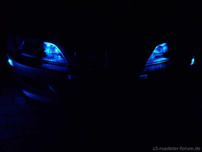 Umschaltbares Standlicht Weiß/Blau hier die blaue Variante