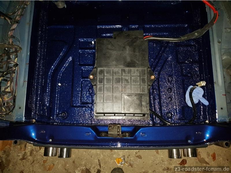 Sauber herauslackierter Kofferraumboden meiner J-Lo