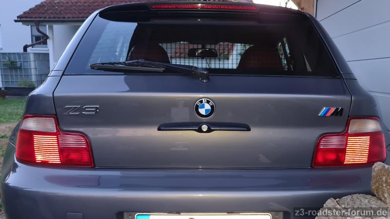 Jetzt ist die Heckklappe nicht mehr ganz so "nackt"