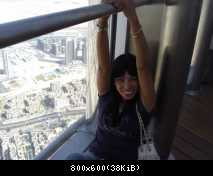 Meine Frau Wilai auf dem Burj Khalifa